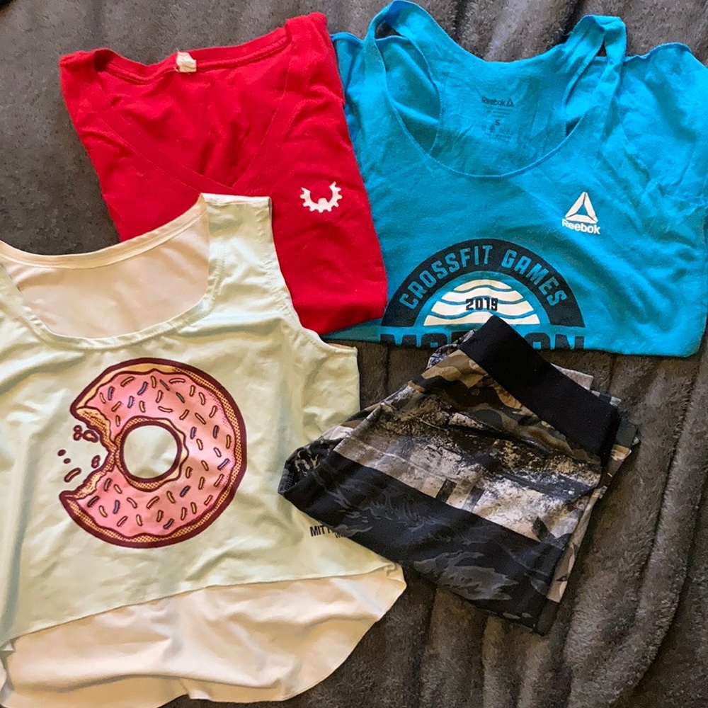 Lot of workout gear! 3 tops one pair of leggings!